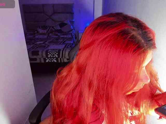 Karlathompson webcam