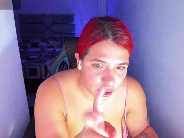 Karlathompson webcam