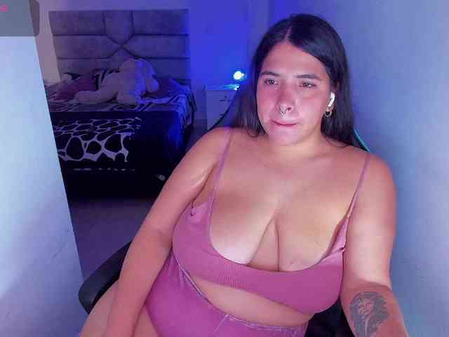 Karlathompson webcam