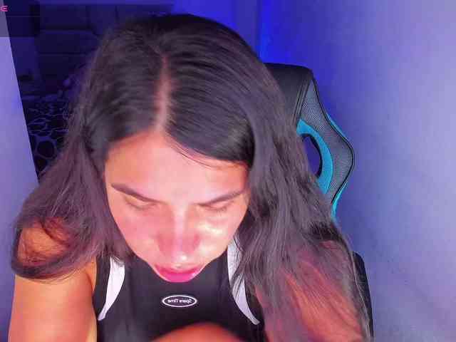 Karlathompson webcam