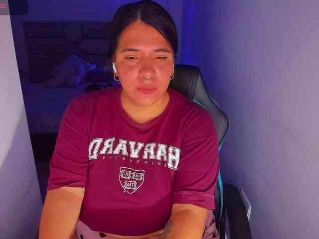 Karlathompson webcam