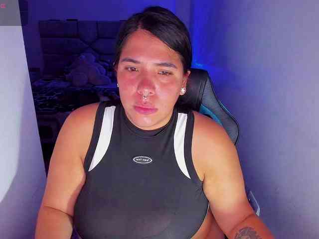 Karlathompson webcam