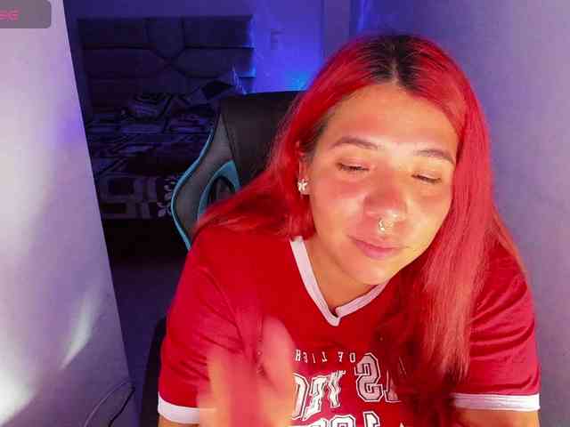 Karlathompson webcam