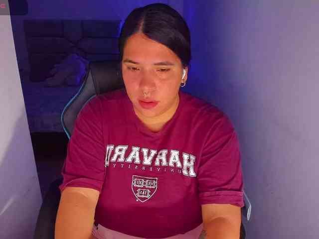 Karlathompson webcam