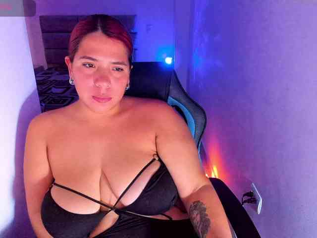 Karlathompson webcam