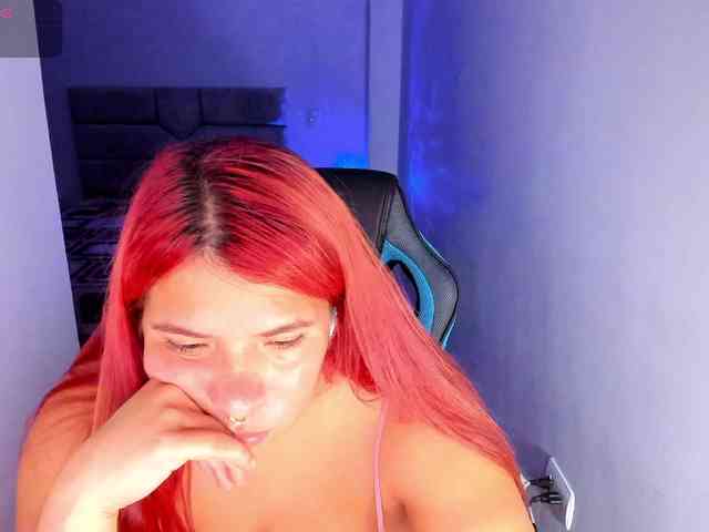 Karlathompson webcam