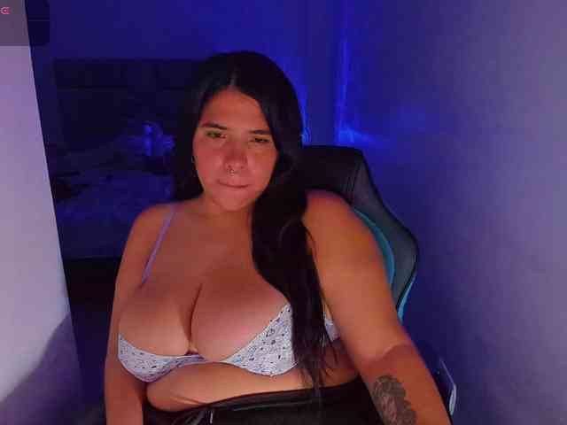 Karlathompson webcam