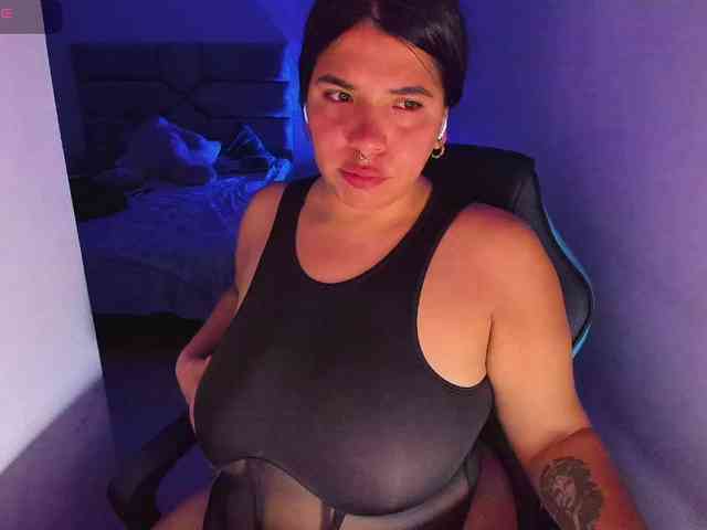 Karlathompson webcam