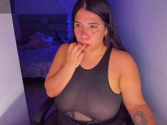 Karlathompson webcam
