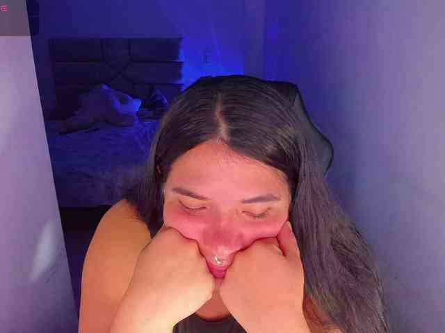 Karlathompson webcam