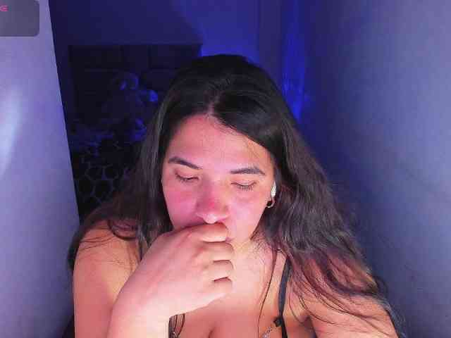 Karlathompson webcam