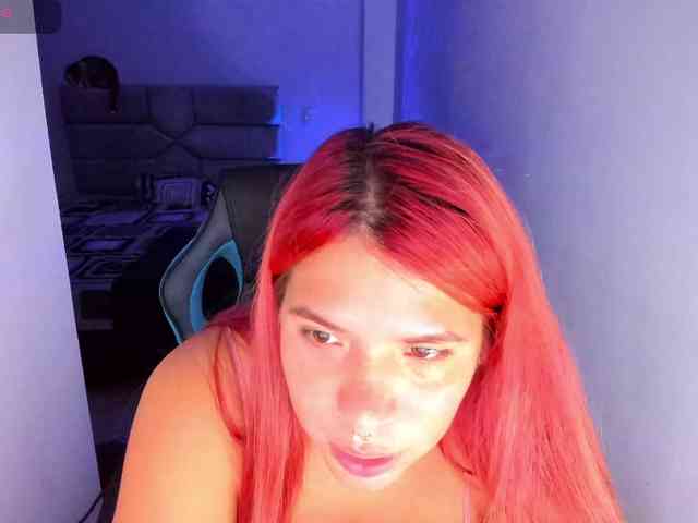 Karlathompson webcam