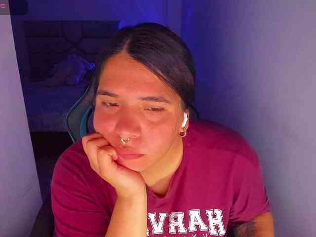 Karlathompson webcam