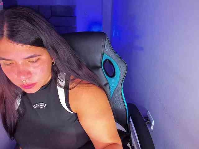 Karlathompson webcam