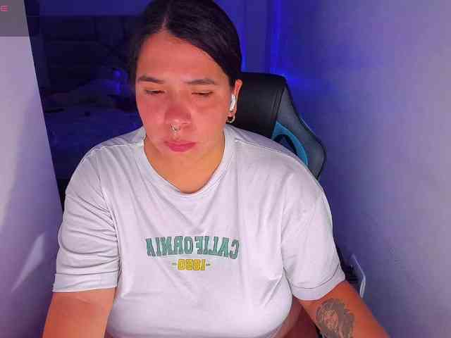 Karlathompson webcam