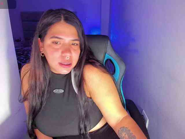 Karlathompson webcam