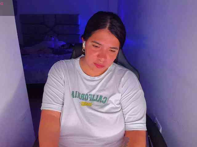 Karlathompson webcam