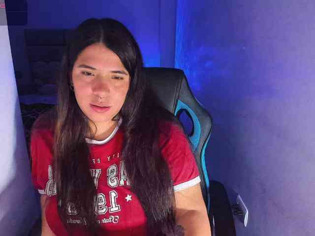 Karlathompson webcam