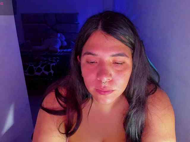 Karlathompson webcam