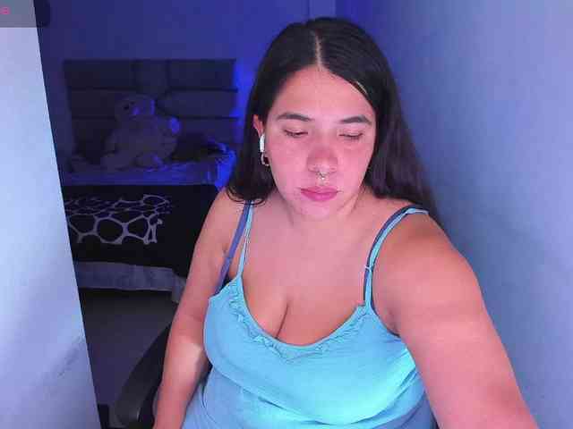 Karlathompson webcam