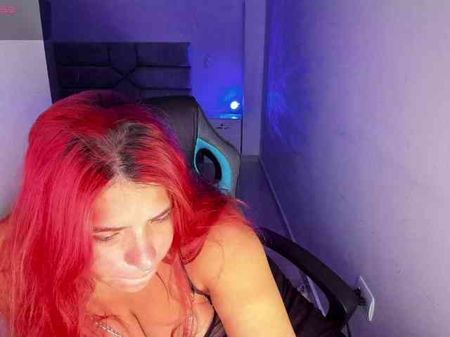 Karlathompson webcam