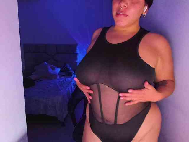 Karlathompson webcam