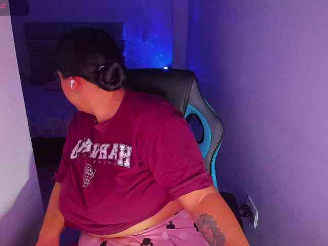 Karlathompson webcam