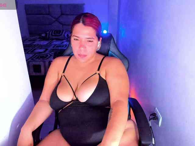 Karlathompson webcam