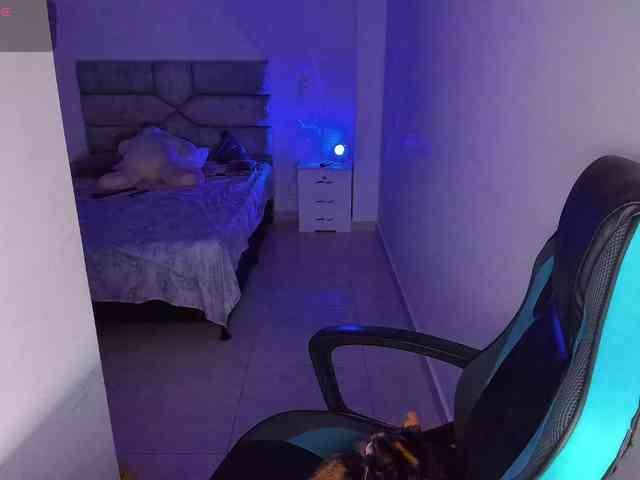Karlathompson webcam