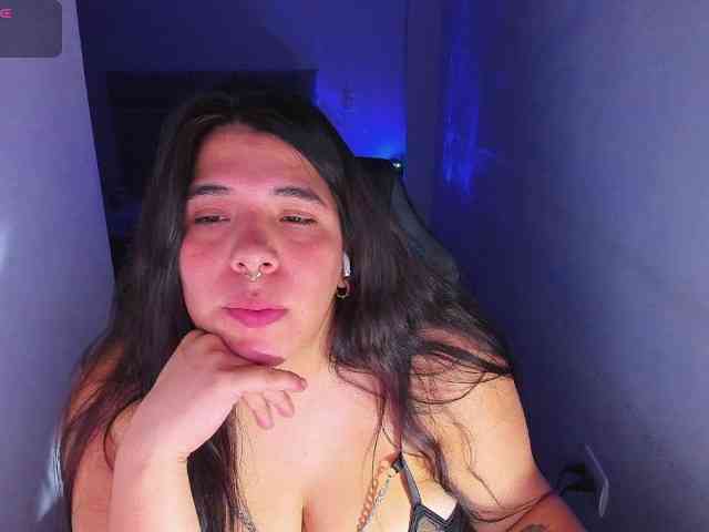 Karlathompson webcam