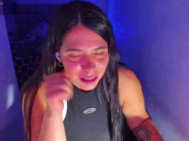 Karlathompson webcam