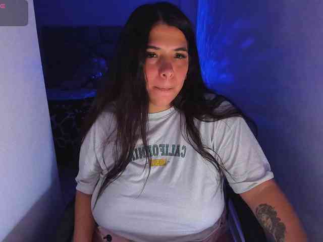 Karlathompson's webcam live show