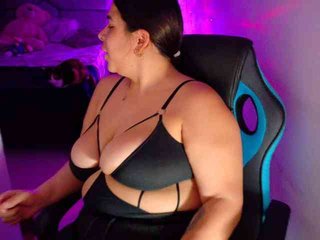 Karlathompson webcam
