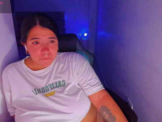 Karlathompson webcam