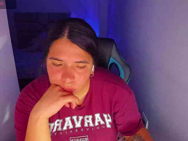 Karlathompson webcam