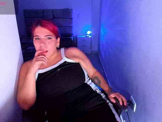 Karlathompson webcam