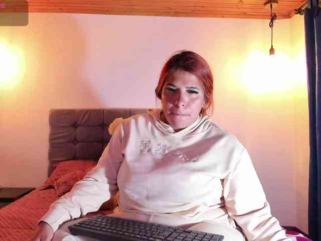 Karlathompson webcam