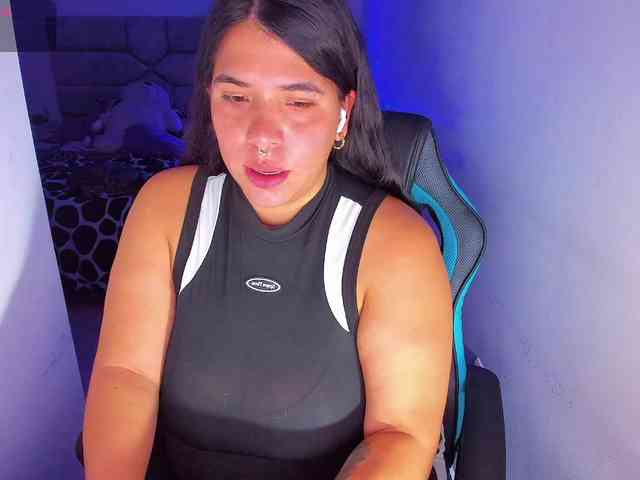 Karlathompson webcam