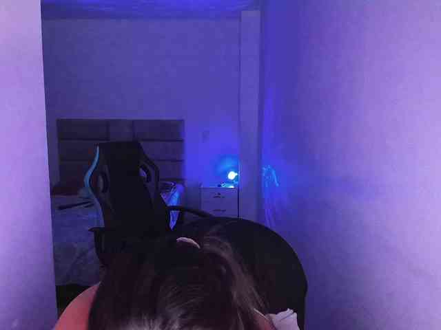 Karlathompson webcam