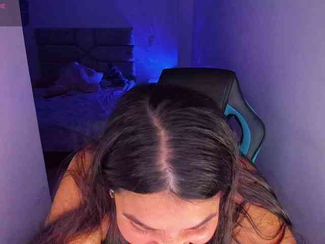 Karlathompson webcam