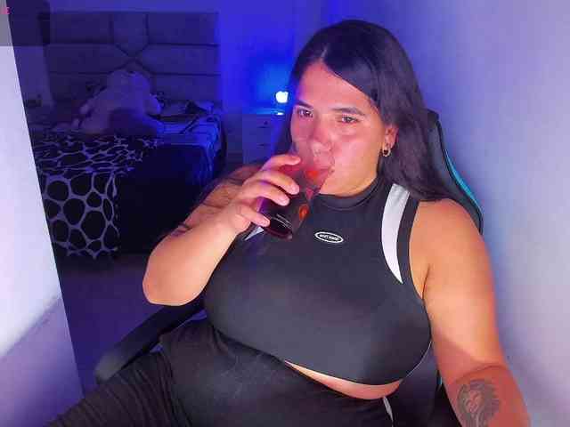 Karlathompson webcam