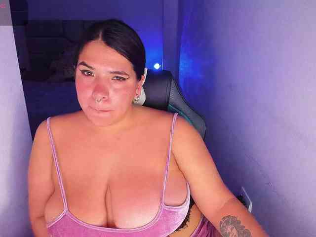 Karlathompson webcam