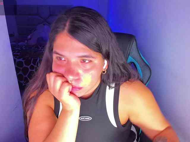 Karlathompson webcam