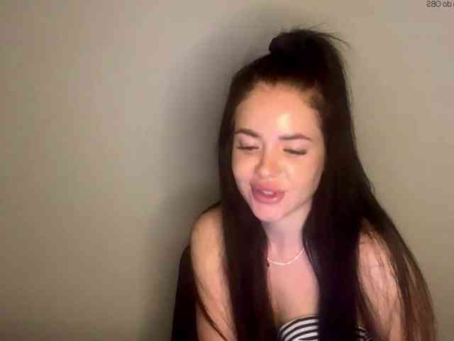 NicoleHotBody webcam