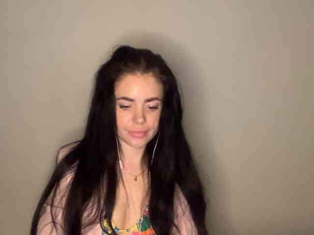 NicoleHotBody webcam