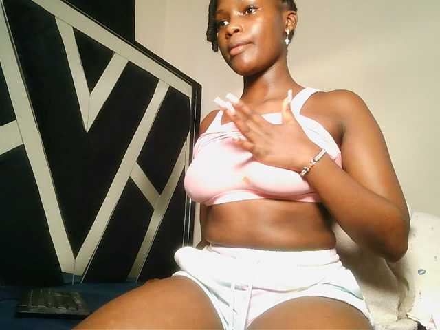Oliviablue live cam preview