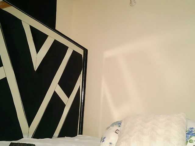Oliviablue live cam on BongaCams