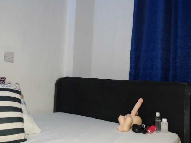 Oliviablue live cam on BongaCams