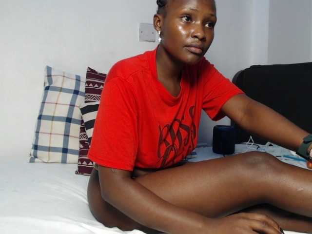 Oliviablue live cam on BongaCams