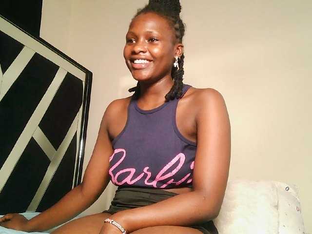Oliviablue live cam on BongaCams